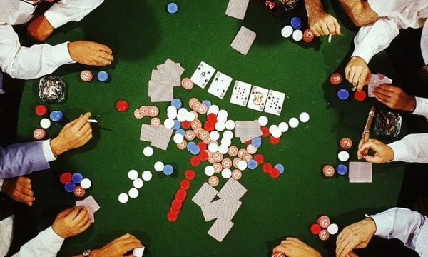 两分钟学会德州扑克技巧!
两分钟学会德州扑克技巧!