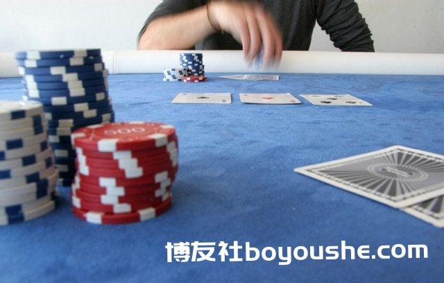 德州扑克什么时候弃牌
德州扑克什么时候弃牌