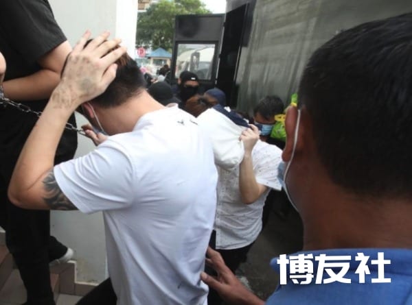 廖顺喜集团被控洗钱犯罪 其2胞弟等嫌犯首上庭
廖顺喜集团被控洗钱犯罪 其2胞弟等嫌犯首上庭