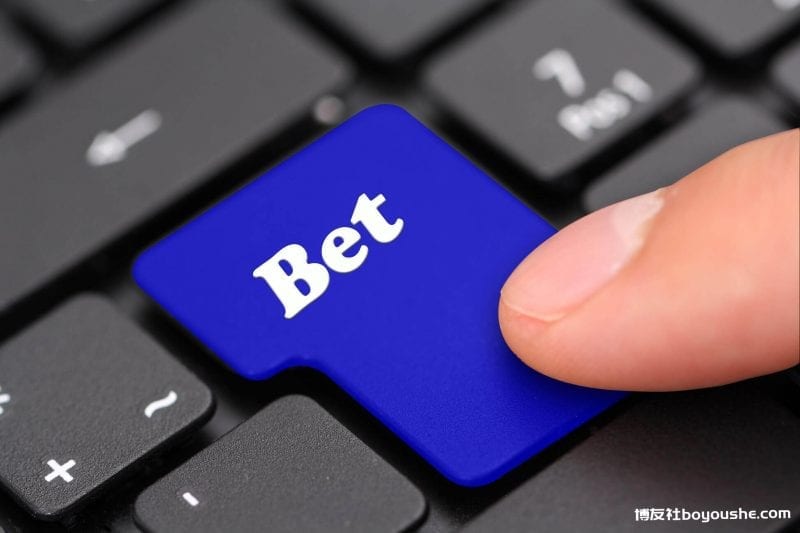 云南腾冲打掉一跨境网络赌博团伙
云南腾冲打掉一跨境网络赌博团伙