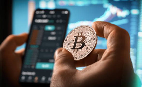 抢劫犯承认偷窃数十亿加密货币罪行
抢劫犯承认偷窃数十亿加密货币罪行
