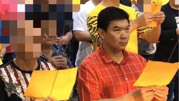 财力惊人!拿督庄周文搏奕海削594亿携上亿现金交保
财力惊人!拿督庄周文搏奕海削594亿携上亿现金交保