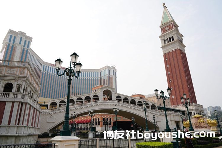 澳门博彩总收入在过去一周降57%
澳门博彩总收入在过去一周降57%