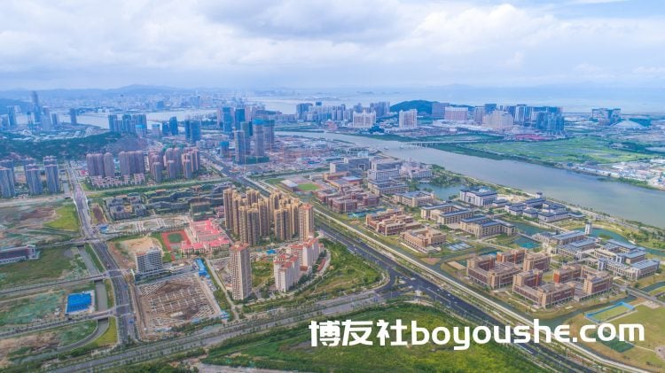未来琴澳合作中必须打破限制要素流通的障碍,博彩业须转型
未来琴澳合作中必须打破限制要素流通的障碍,博彩业须转型