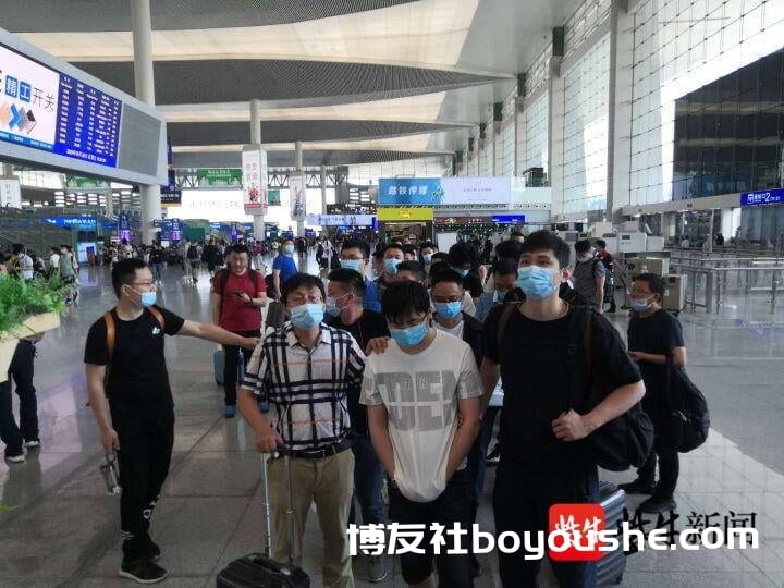 连云港摧毁跨境网络赌博犯罪团伙,抓获涉案人员205名,查获资金流水16.7亿元
连云港摧毁跨境网络赌博犯罪团伙,抓获涉案人员205名,查获资金流水16.7亿元