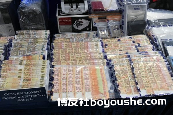 非法赌博集团看准欧洲杯 港警查获投注金额逾34亿
非法赌博集团看准欧洲杯 港警查获投注金额逾34亿
