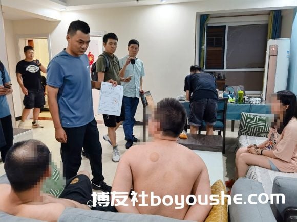 杭州警方长途奔袭 连续作战侦破“6.18”特大跨境网络赌博案
杭州警方长途奔袭 连续作战侦破“6.18”特大跨境网络赌博案