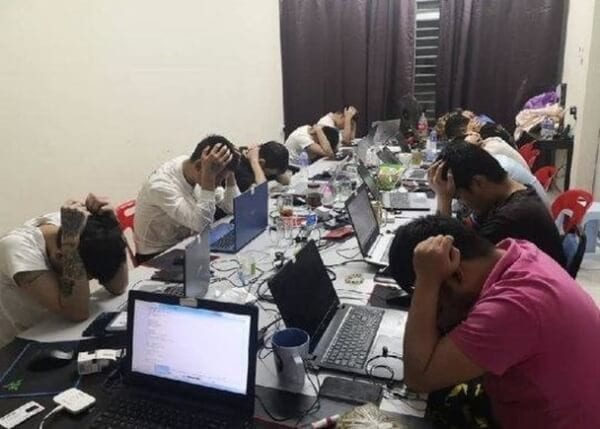 湖南一男子网络赌博输钱,自己坐庄获利近百万!
湖南一男子网络赌博输钱,自己坐庄获利近百万!