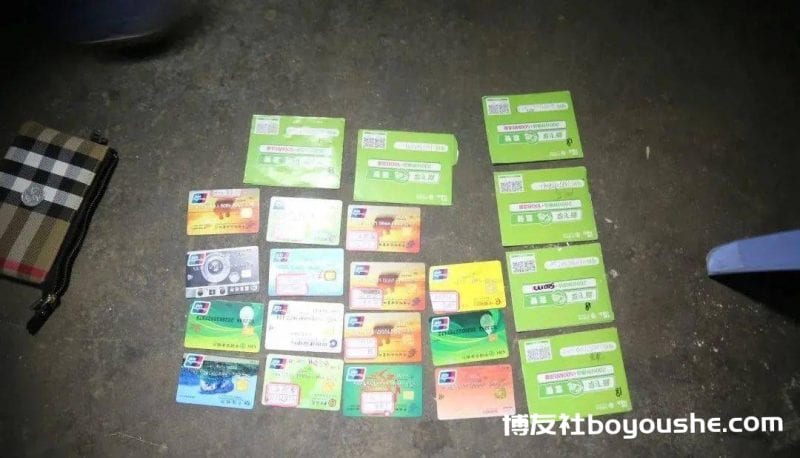 又一起跨境网络赌博大案侦破!全国6万人参与!
又一起跨境网络赌博大案侦破!全国6万人参与!