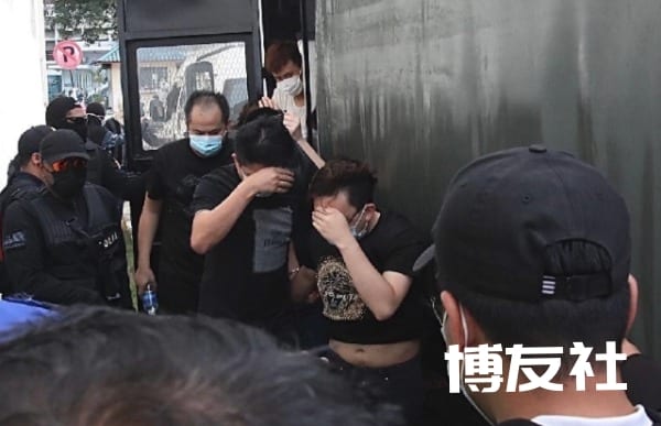 廖顺喜集团被控洗钱犯罪 其2胞弟等嫌犯首上庭
廖顺喜集团被控洗钱犯罪 其2胞弟等嫌犯首上庭