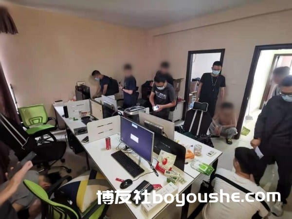 中国警方破获境外赌博团伙 诈骗案件洗钱超过1亿
中国警方破获境外赌博团伙 诈骗案件洗钱超过1亿
