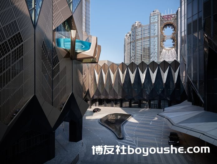 新濠博亚首季亏损收窄至8130万美元 续控制成本减人手还债
新濠博亚首季亏损收窄至8130万美元 续控制成本减人手还债